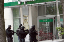Nem egy, nem is kettő, hanem rögtön öt bankot venne a régióban az OTP