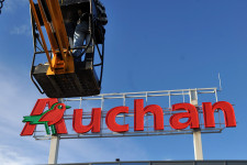 Több mint 13 százalékos béremeléssel kerüli el a sztrájkot az Auchan