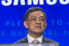 Nagyon jól megy a Samsungnak, csak éppen lefejezi magát