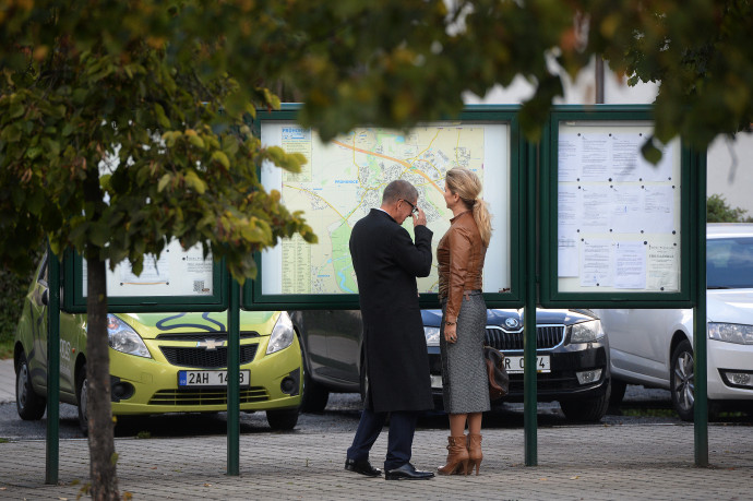Babis és felesége Prágában. Fotó: AFP / Michal Cizek