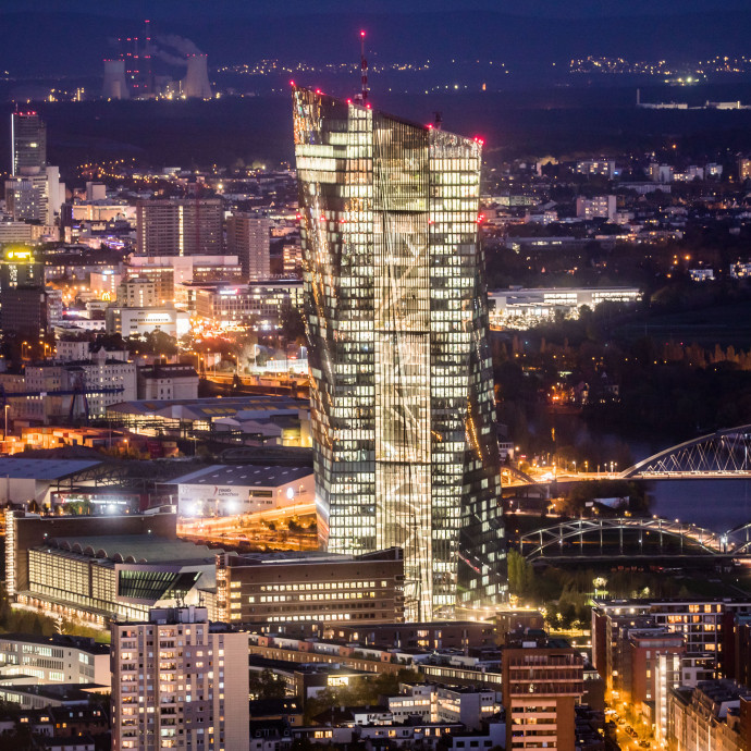 Kevesebb pénzt, de tovább pumpál az európai jegybank