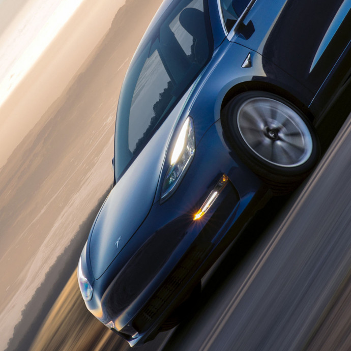 Égeti a pénzt a Tesla, a piacok jóindulatától függhet a sorsa