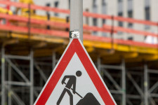 Nagyon megy az építőipar, de rengeteg a kókler, aki lelép a pénzzel