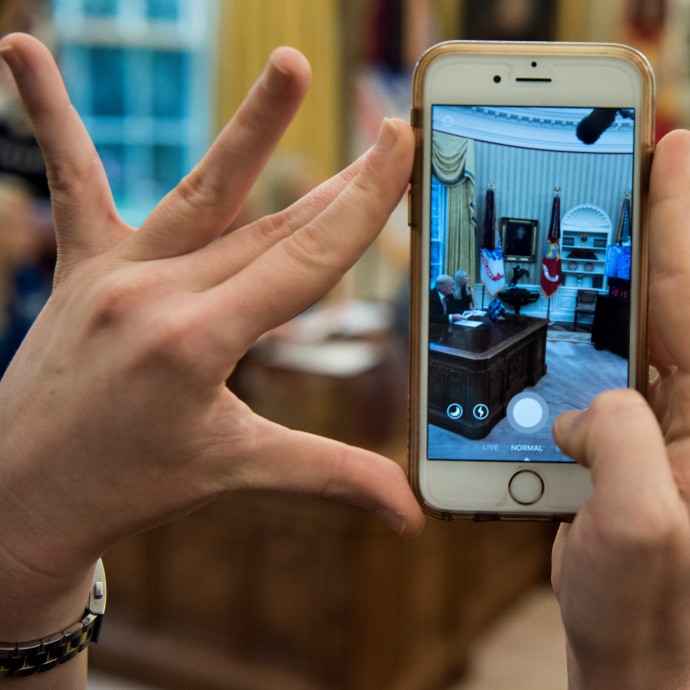 Bajba kerül a Snapchat, ha nem tudja megoldani, hogy ne csak az amerikai tinik imádják