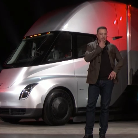 Öt másodperc alatt gyorsul százra a Tesla kamionja, de minek?