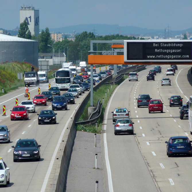 Úgy vezették be az online autópálya matricát Ausztriában, hogy szinte senki ne tudja használni