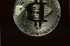 Ennek biztos jó vége lesz: már jelzáloghitelre vesznek Bitcoint