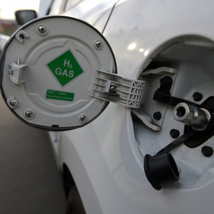 Ráülnél egy 700 bar nyomású hidrogéntartályra?