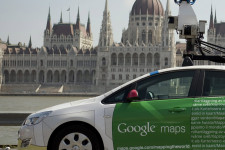 Hat év alatt 17 milliárd forinttól szabadította meg a Google és a Facebook a magyarokat