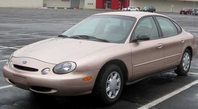 Ford Taurus 1996-ból. Fotó: Wikipedia