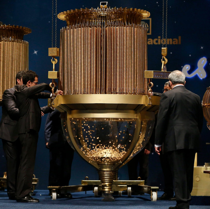 Nem ellenőrzi a közjegyző a lottósorsolások előtt a számgolyók súlyát