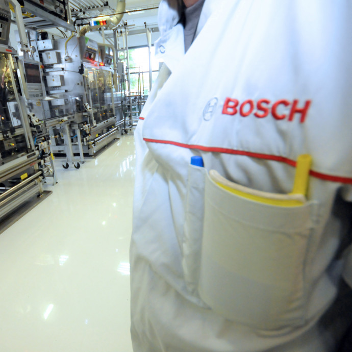 Közel ezren sztrájkoltak a hatvani Bosch-gyárban
