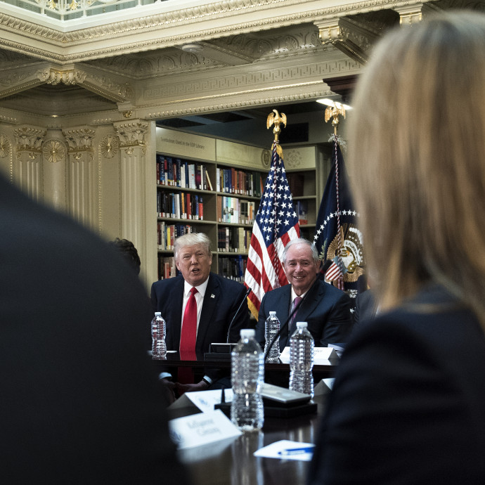 Trump barátja megveszi az üzleti és piaci adatokat
