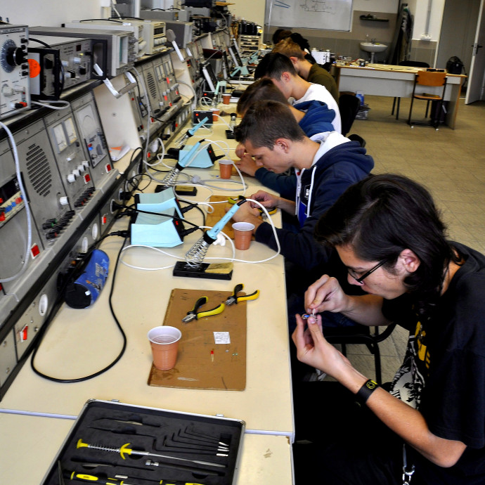 Az MTA figyelmeztet, oda a műveltség, ha így marad a közoktatás