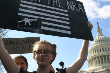 A piac döntheti el a fegyverkérdést az USA-ban