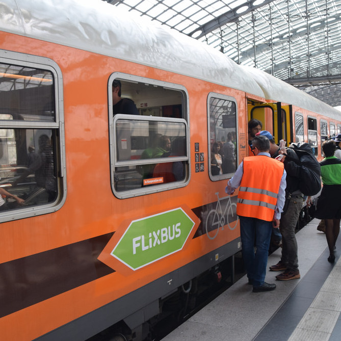 Beindultak a magánvasutak Európában