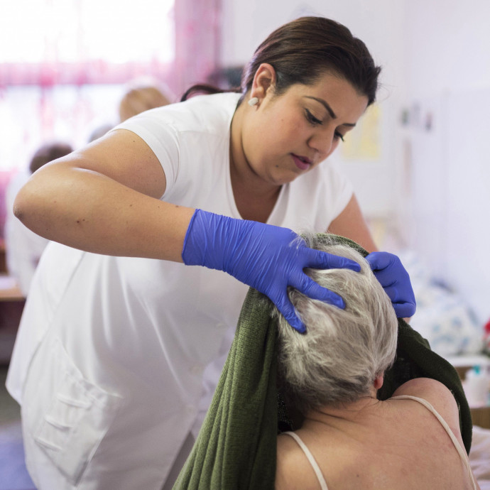 A gondoskodás, a gyógyítás és a tanítás is eléggé női dolog az EU-ban