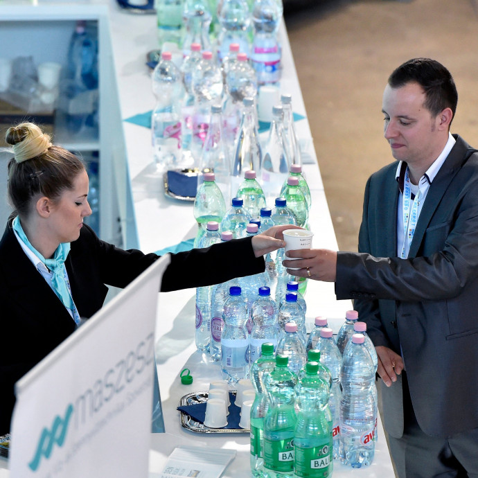 Olyan igényesek lettünk, hogy nem kérünk szénsavat az ásványvízbe