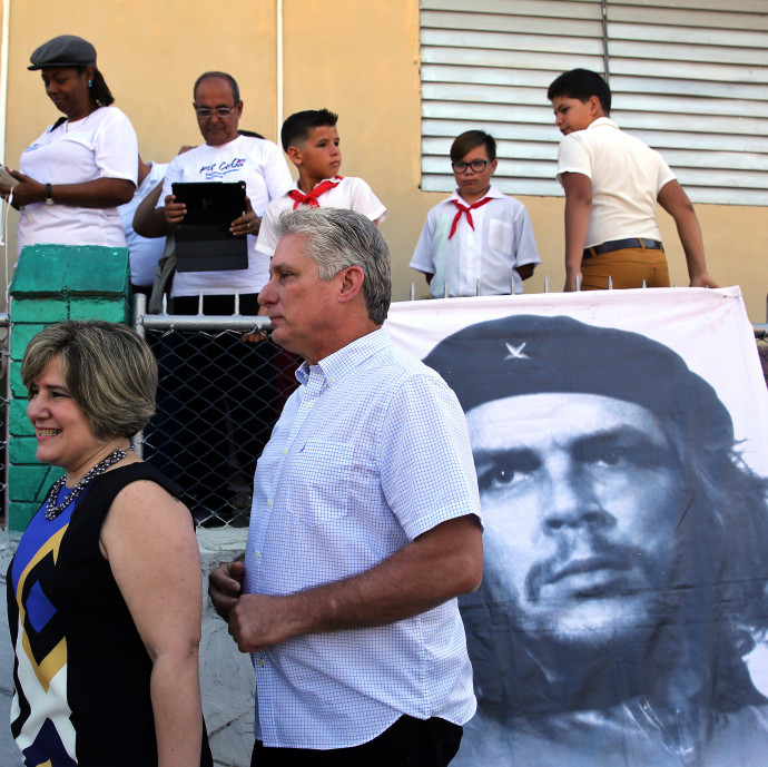 Trump és egy hurrikán is nehezíti a Castro-világ örökösének dolgát