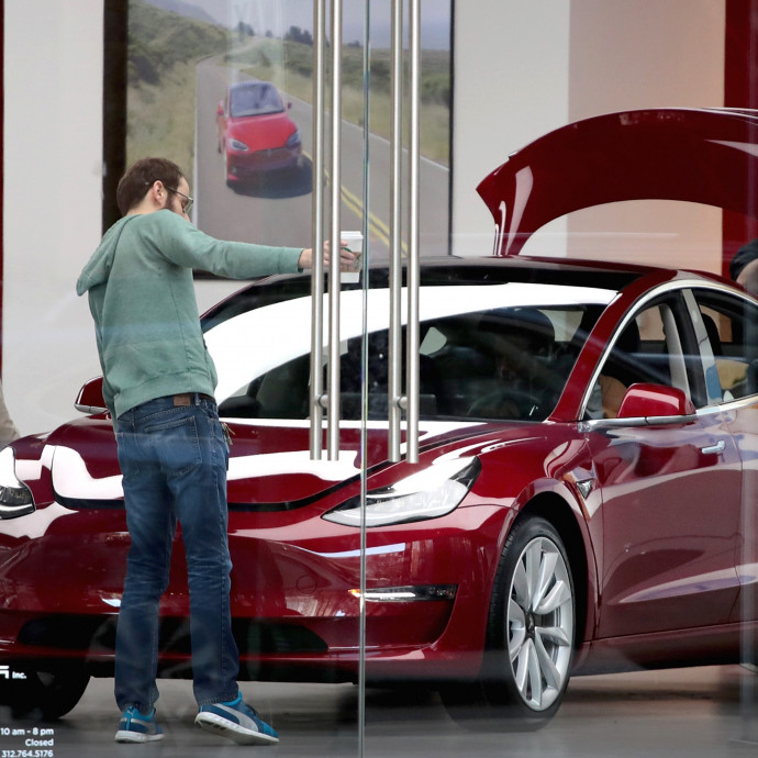 Hiába a jó fizetés, nehezen talál német dolgozókat a Tesla