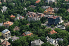 A százezer leggazdagabb magyar betört az európai elitbe, a félmillió legszegényebb lecsúszott