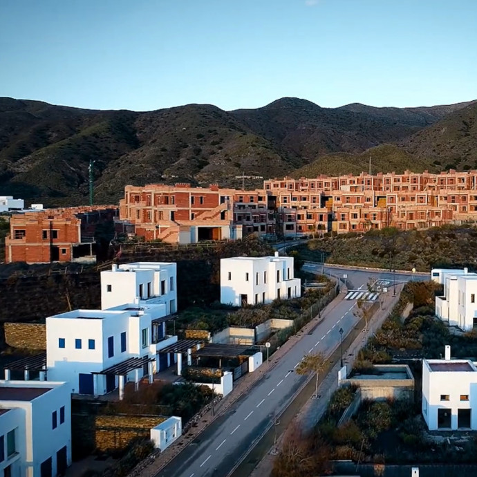 Drónfelvétel: több millió elhagyatott spanyol ingatlan hever romokban