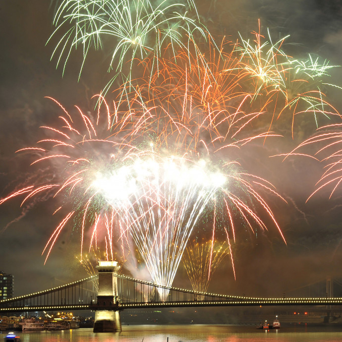 Nyolc perc alatt 9 milliárdot hozott Mészáros Lőrincnek a Fidesz kétharmada