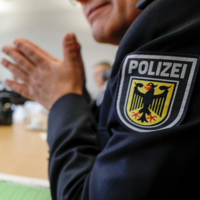 Itt tartunk: lengyeleket toboroznak német rendőrnek