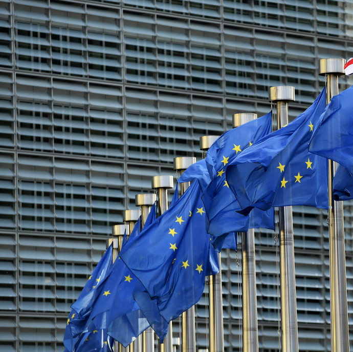 Az uniós pénzekkel tarthatja sakkban a magyar kormányt az EU