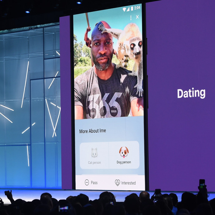 Társkeresővel bővül a Facebook