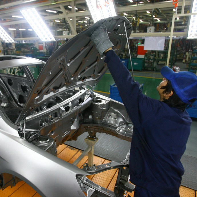 Már a Volvo is azt mondja, jobb emberekkel dolgoztatni, mint robotokkal