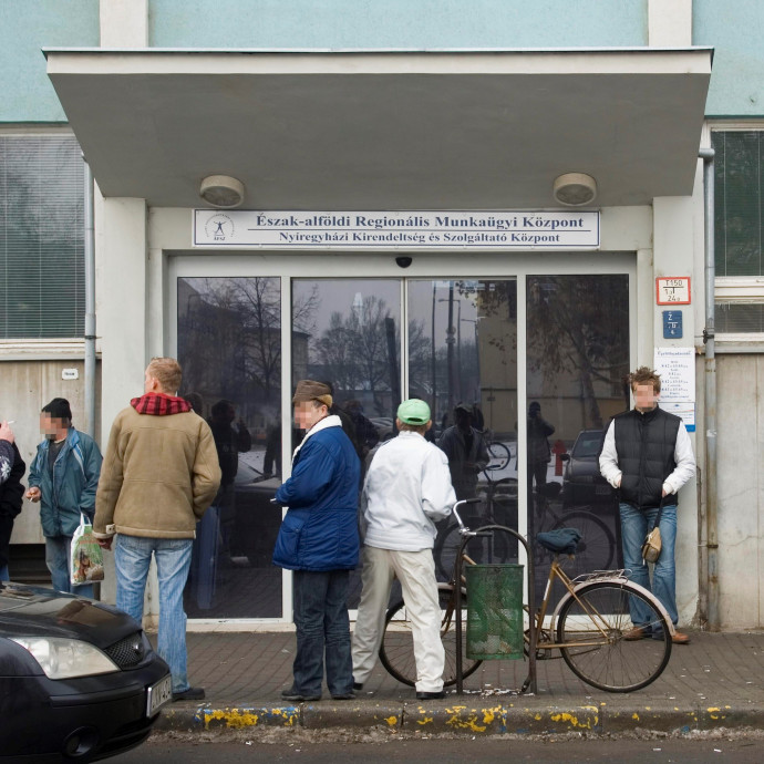 Hiába van óriási szükség munkásokra, rengetegen az idénymunkában ragadtak
