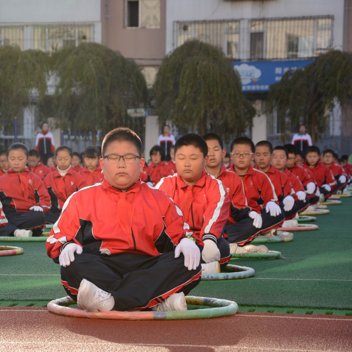 Kína végre felhagy az állami születéskorlátozással, de így is baj lesz