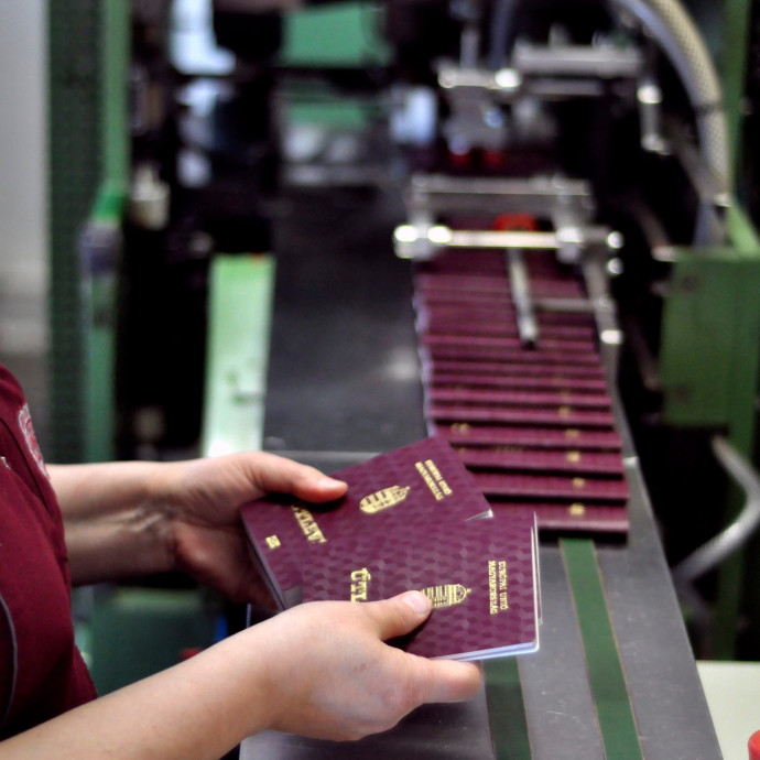 Kiszámoltuk, hogy forintra mennyit bukott az állam a letelepedési kötvényeken