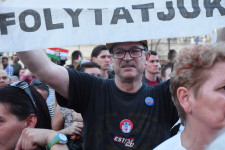 Megszorítások jöhetnek, mert a kormány túlköltekezett a választások előtt