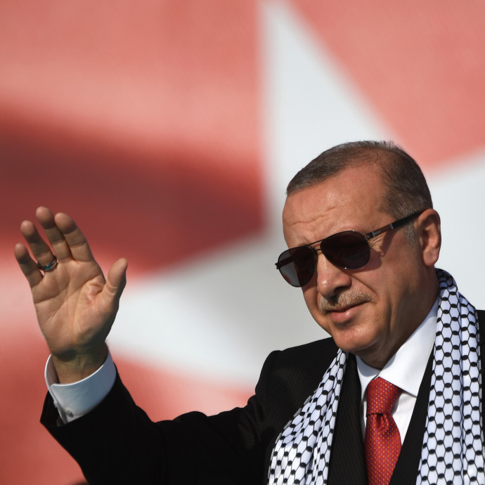 Erdogan keményen dolgozik a török gazdaság bedöntésén, éppen a választások előtt