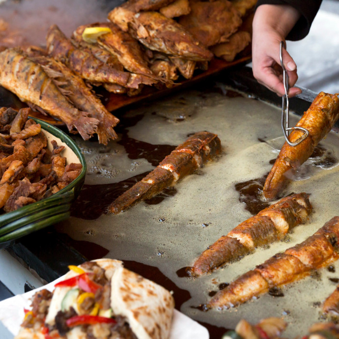 Ha az EU kinyírja a műanyag evőeszközöket, mivel fogod enni a Balatonon a hekket?
