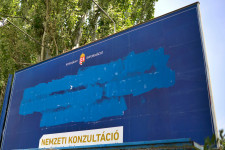 Nem a kommunikáción spórol a kormány: másfél év alatt 70 milliárdot égettek el