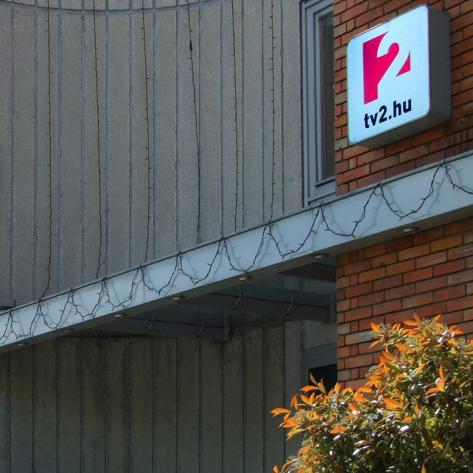 Kirakták Andy Vajna embereit a vezetésből, és költözik is a TV2 anyacége