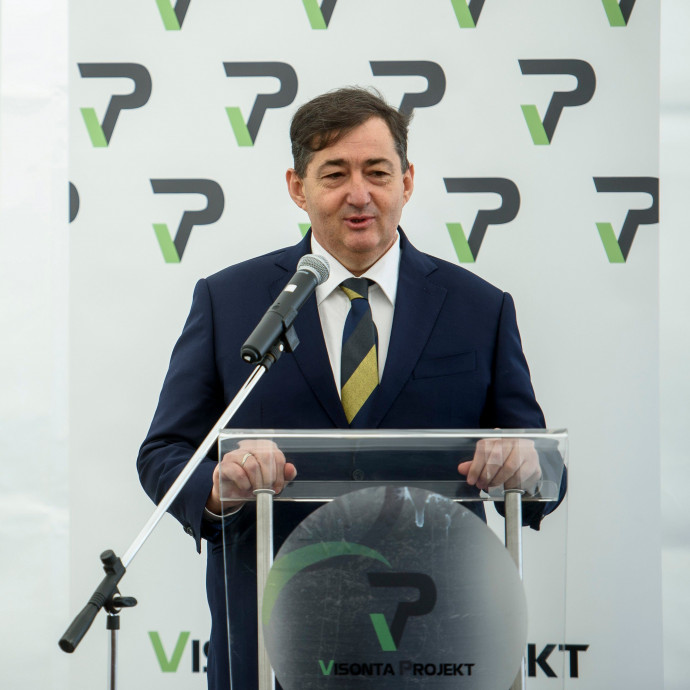 Idén csak 4,5 milliárd forintot vesz ki cégeiből Mészáros Lőrinc