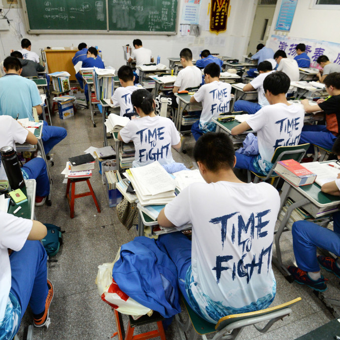 Évente 10 millió kínai óvodás és kisiskolás kezdi a felkészülést az egyetemi felvételire