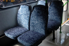 Igen, direkt ilyen ronda a buszok és vonatok üléshuzata