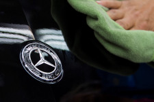 Megszenvedik Trump kereskedelmi harcát a német autógyártók, amit a kecskeméti Mercedes is megérezhet