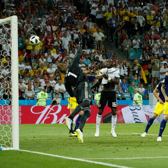 Lemodellezzük, hogy miért kanyarodik a csavart szabadrúgás