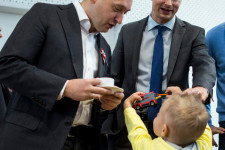 Rogán és Szijjártó képtelen megszabadulni milliós tartozásától