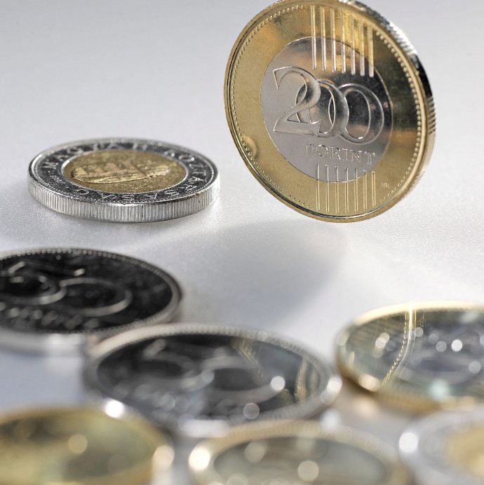 Légüres térbe került a forint, bármi megtörténhet vele
