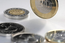 Légüres térbe került a forint, bármi megtörténhet vele