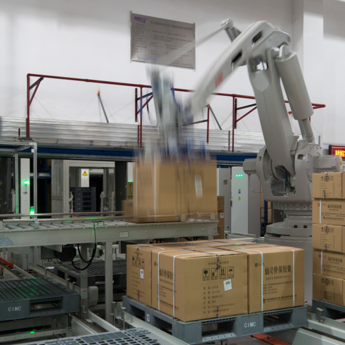 A robotok azokat a munkahelyeket veszik el, amelyekre különben is egyre nehezebb embert találni