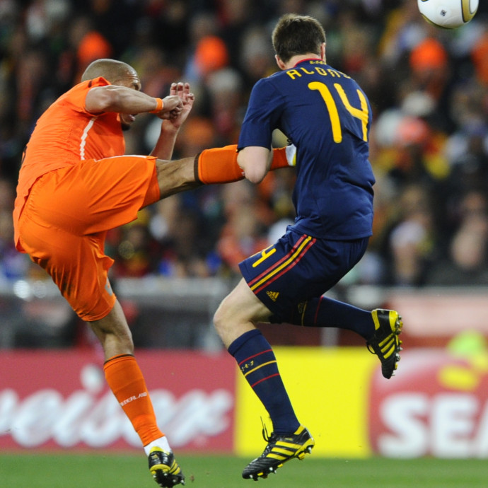 A sárga és piros lapok számának látványos visszaesésénél semmi nem mutatja jobban a világfoci átalakulását