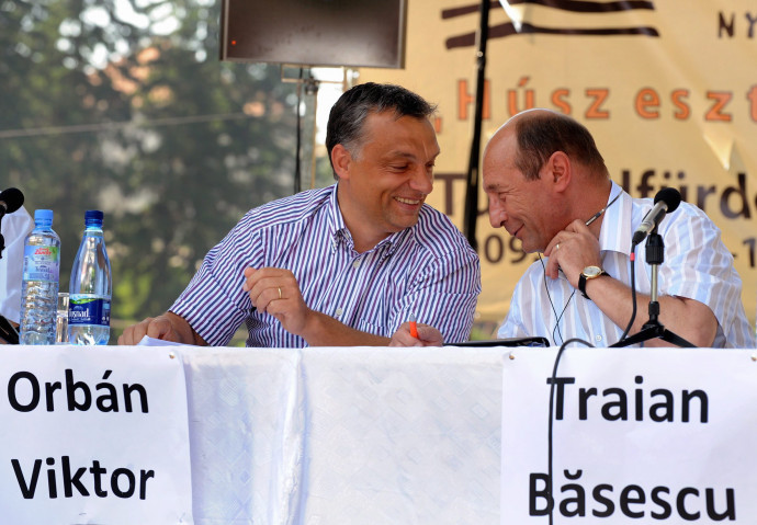 2009-ben Traian Basescu akkori román elnökkel. Fotó: MTI/ Oláh Tibor